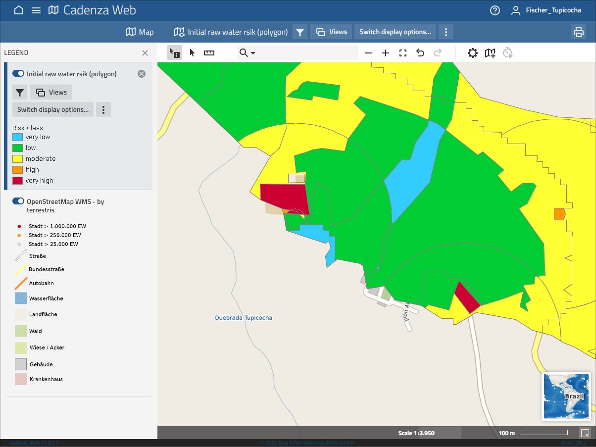 The illustration shows a map section of the project area. An OpenStreetMap WMS layer is shown in the background. Colour-coded areas on top of that represent the initial risk. On the left there is a legend of the colours of the initial risk in five classes – very low (blue) to very high (red) – and the OpenStreetMap map.